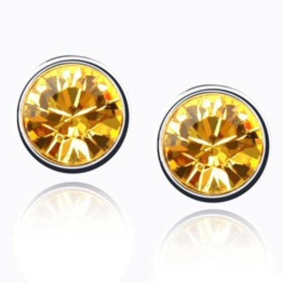 Simple Feather Boutique Jewelry - Swarovski Elements Crystal Round Stud Earrings